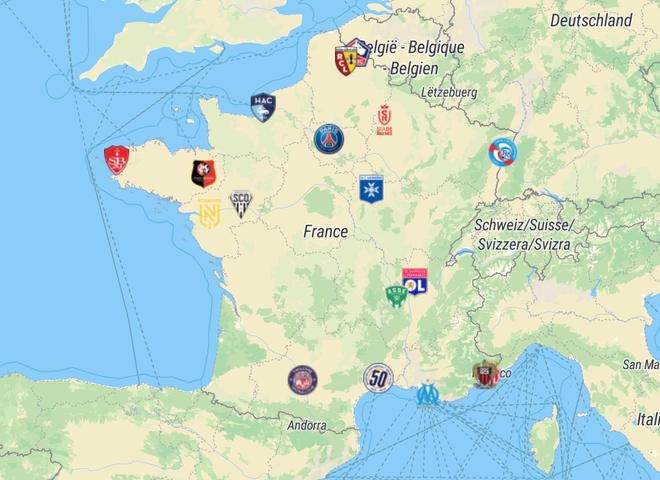 台州队赠沙埠窑青瓷姜糖礼盒，温州队回赠非遗茶饼（台州队以沙埠窑青瓷姜糖礼盒相赠，温州队以非遗茶饼回礼）