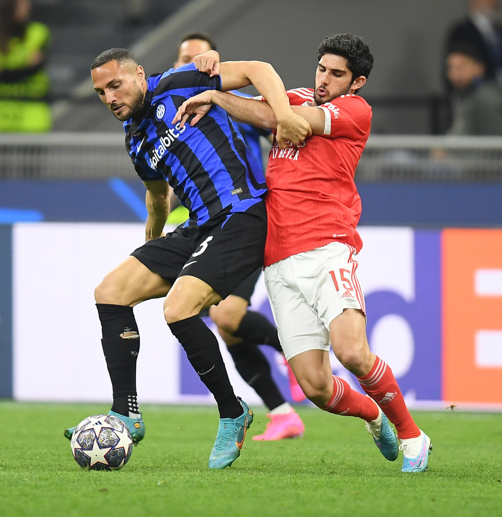 六台：国家德比之后，阿隆索让米利唐去找维尼修斯聊聊（六台：国家德比赛后，阿隆索让米利唐与维尼修斯沟通）