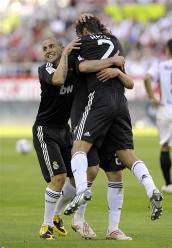 球星用表现回应所有质疑（球星以实力回击所有质疑）