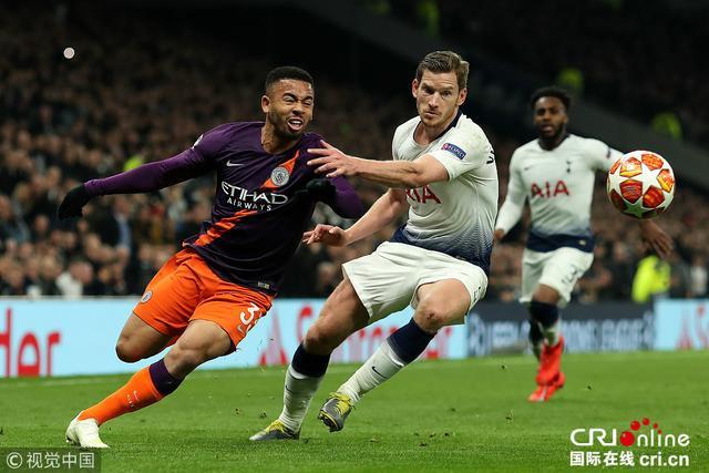 詹姆斯关键时刻稳住节奏（詹姆斯关键时刻掌控节奏）