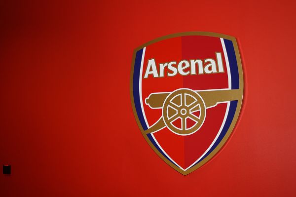 英超前瞻：曼联状态回暖期待连胜，西汉姆联进攻核心停赛（英超展望：曼联回勇冲击连胜，西汉姆进攻核心停赛缺阵）