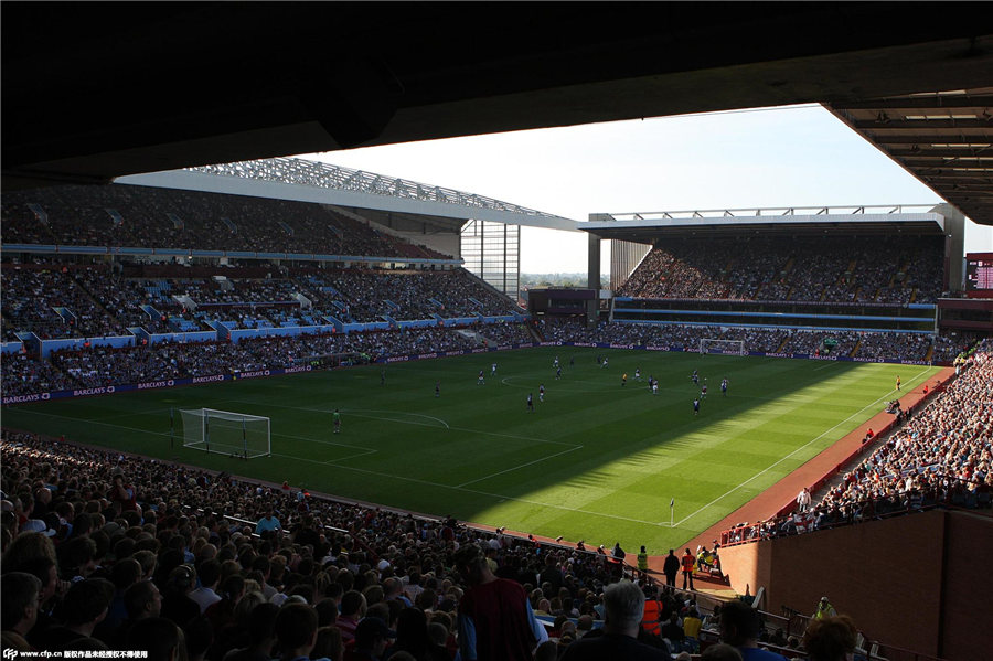 禁区内头球补射破门，毕津浩收获大连英博生涯首球（毕津浩禁区头球补射破网，收获大连英博处子球）