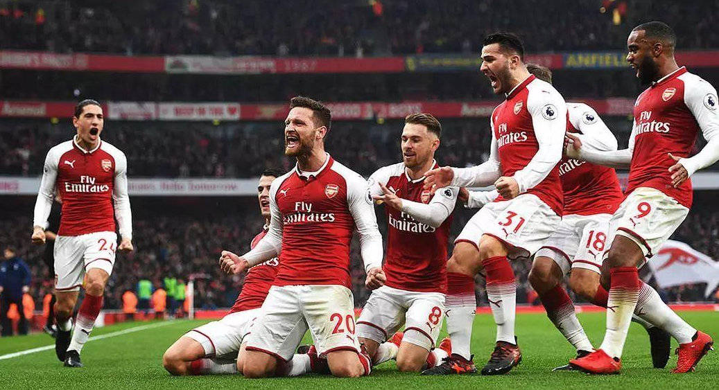 杜兰特连续得分，全队士气高涨（杜兰特连连得手，全队斗志高昂）