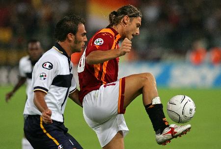 意甲俱乐部球衣胸前广告赞助费TOP10：米兰双雄3000万并列第1（意甲球队球衣胸前赞助费前十：米兰双雄以3000万并列榜首）