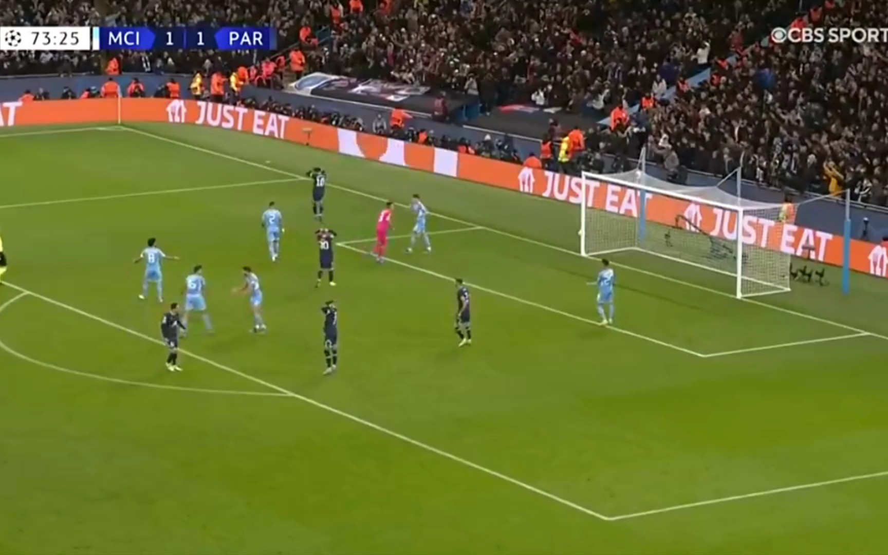 西甲战报：巴雷内切亚半场吊射建功，皇家社会3-1十人奥萨苏纳（西甲战报：巴雷内切亚中场吊射破门，皇家社会3-1力克十人奥萨苏纳）