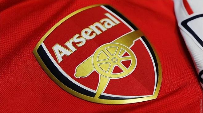 斯卡洛尼：要像没夺冠过那样争世界杯，梅西是否参赛他自己定（斯卡洛尼：以未曾夺冠的心态冲击世界杯，梅西是否出战由他自己决定）